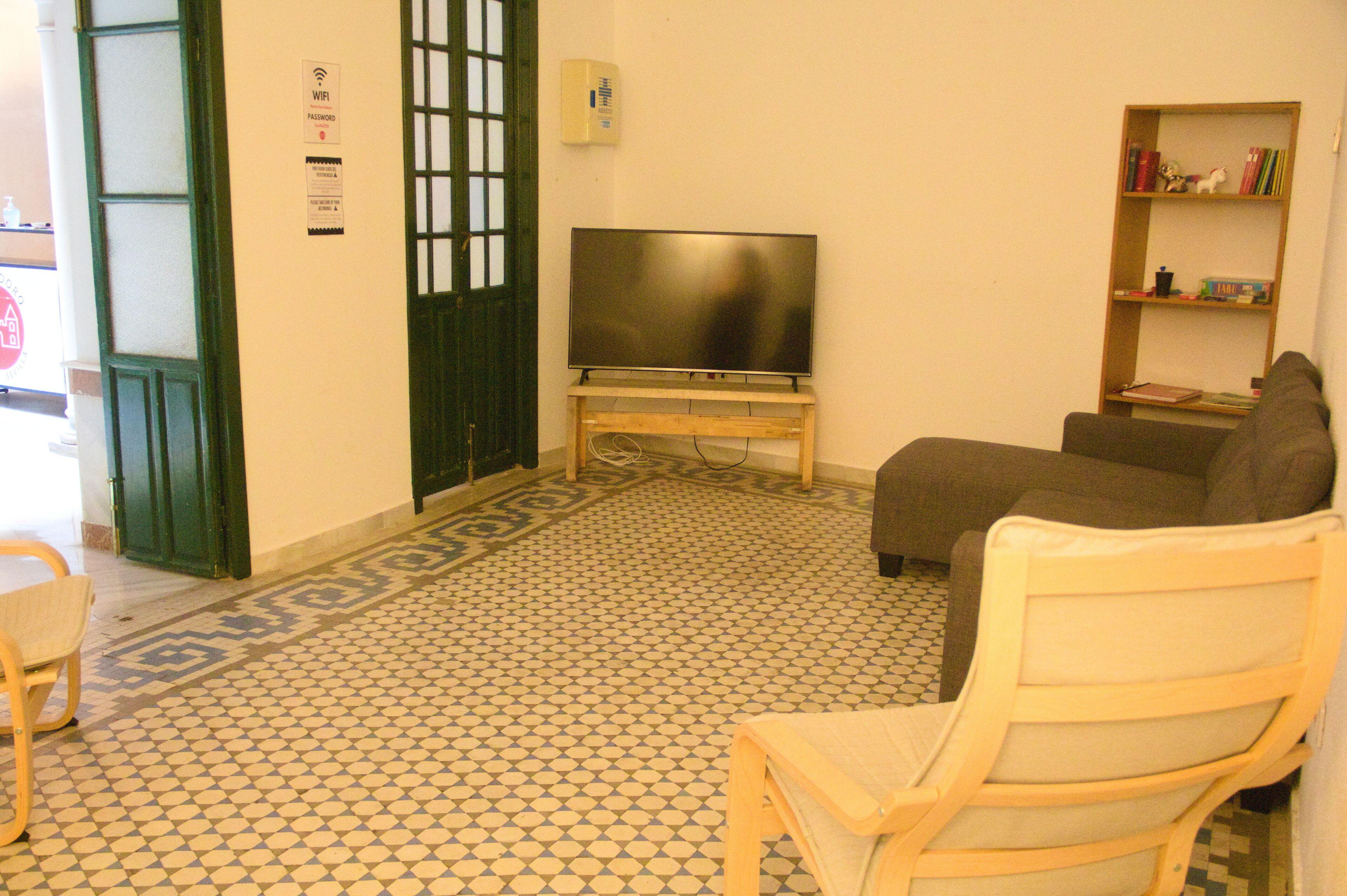 San Isidoro Hostel Sevilla - Seville — Photos 3